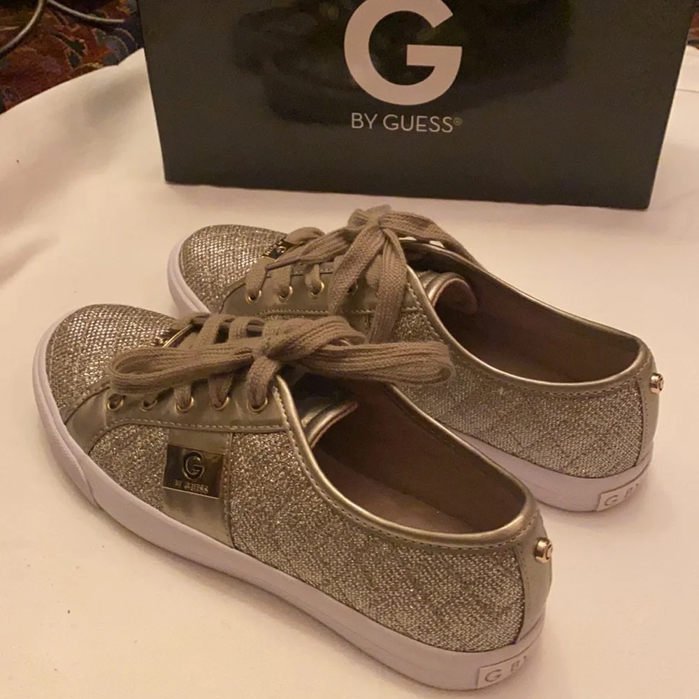 G BY GUESS LACE UP GOLD QUILTED SNEAKERS GGBACKERS3 Metallic ⭐️⭐️⭐️⭐️⭐️